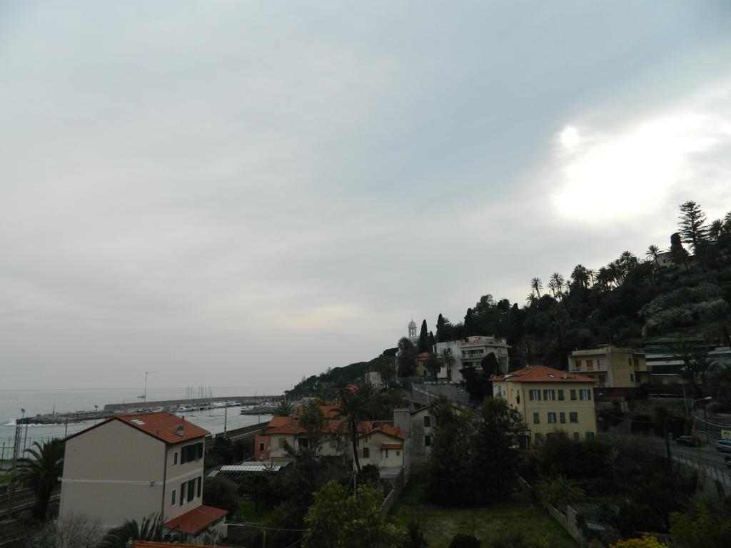 Residence Dei Fiori 보르디게라 객실 사진