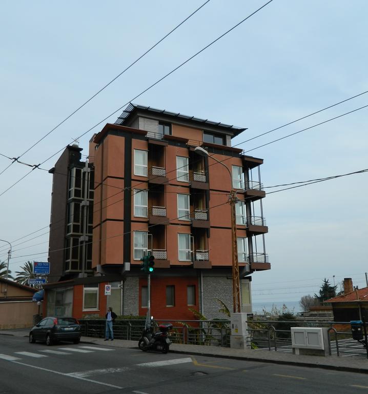 Residence Dei Fiori 보르디게라 외부 사진