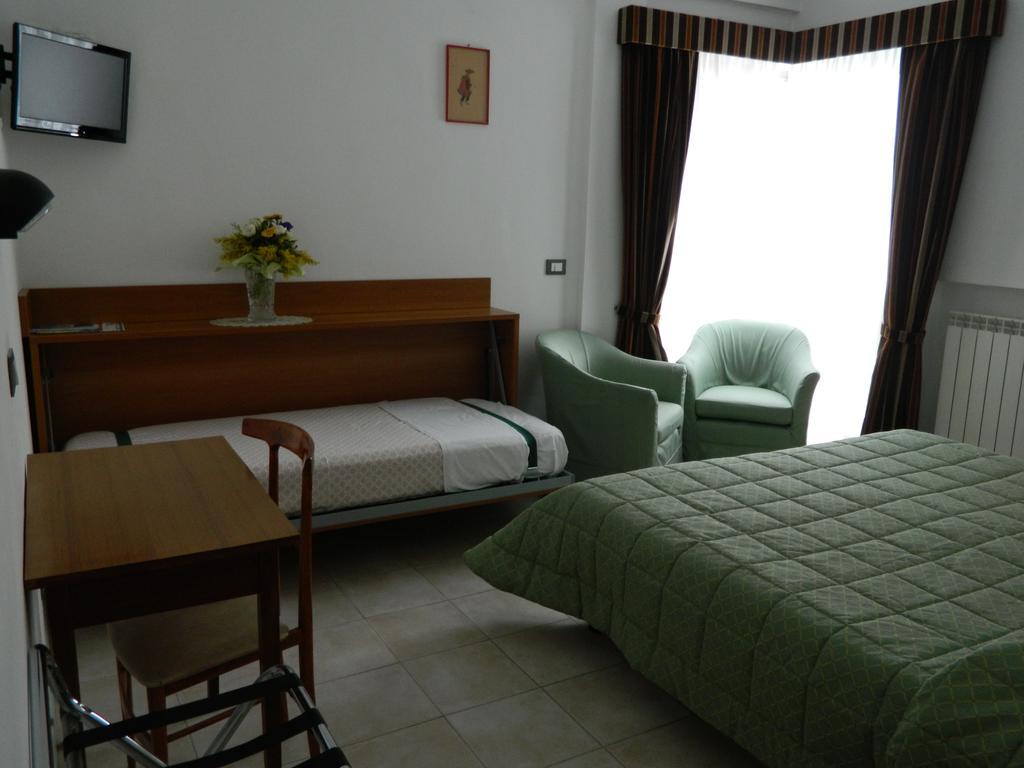 Residence Dei Fiori 보르디게라 외부 사진